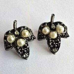 2 pins vintage ivy leaces leaf white faux pearl silver brooch set small